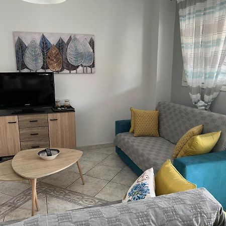 Apartment Efi Néa Péramos Екстериор снимка